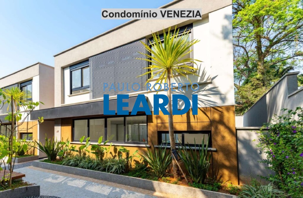 Casa de Condomínio