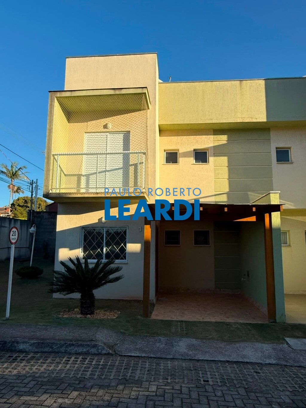 Casa de Condomínio