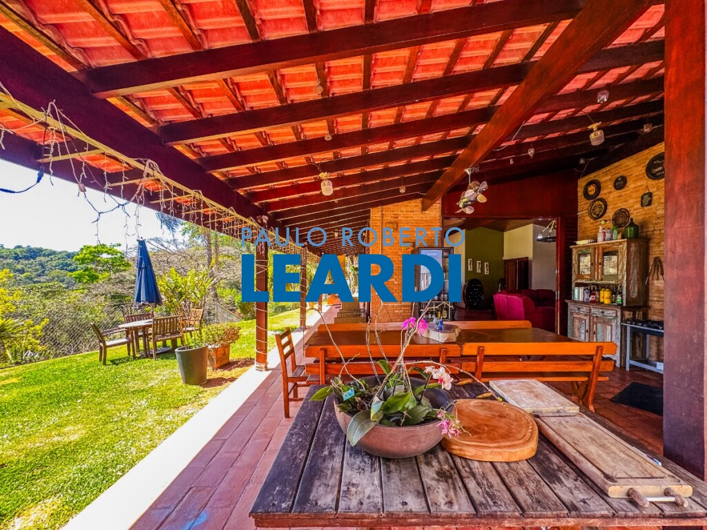 Casa de Condomínio