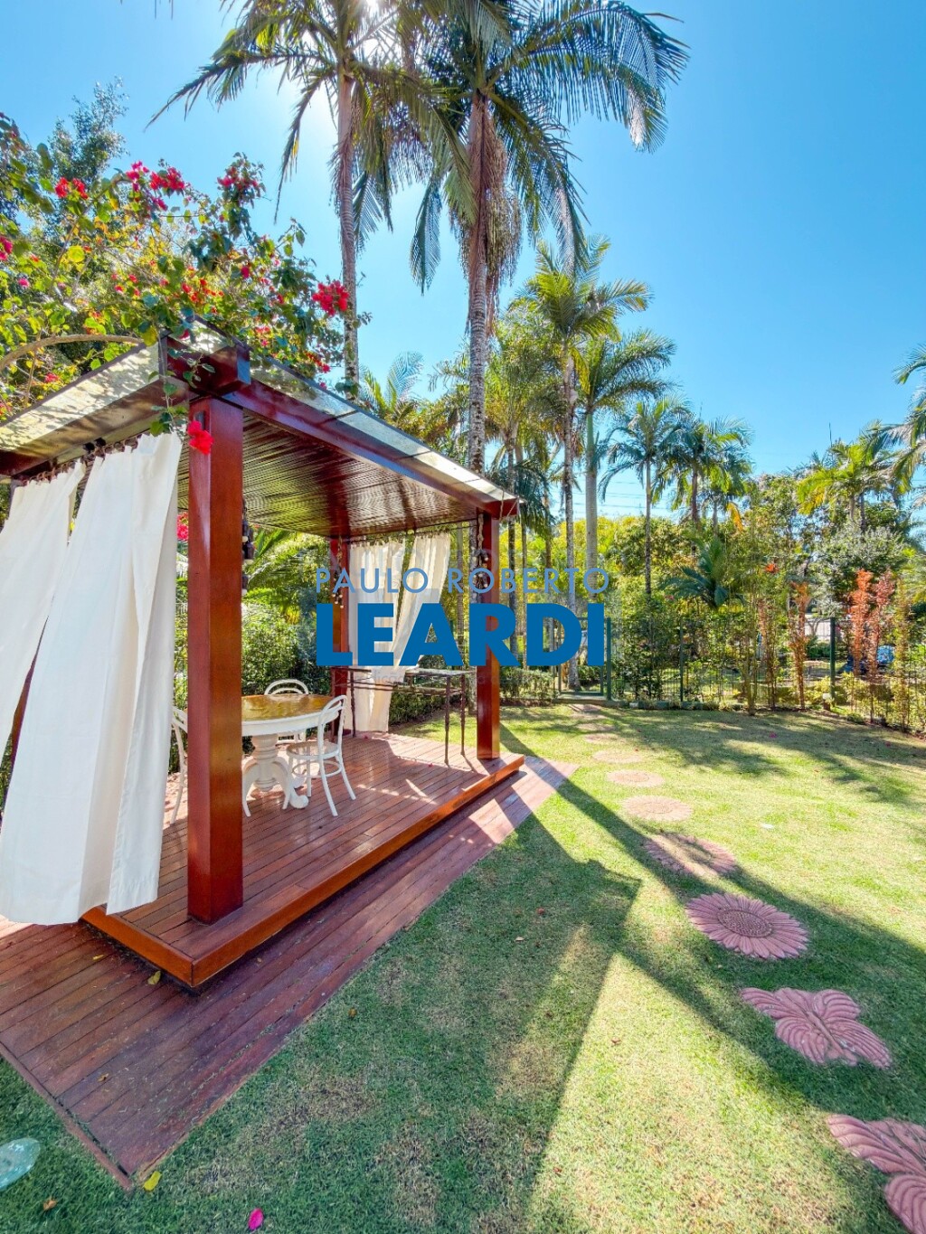 Casa de Condomínio